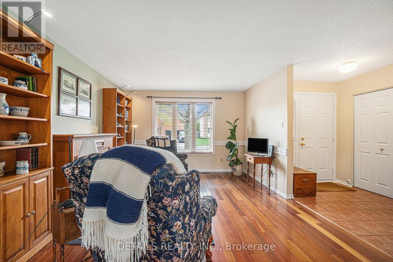 29228353/221-macdougall-street/village-of-russell/russell/ontario/K4R1A5_8