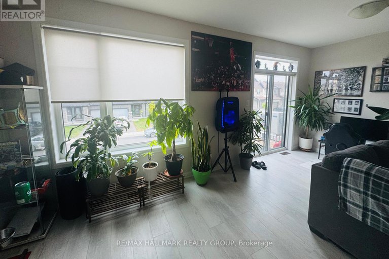 28933930/348-raheen-court-ottawa-circuit/half-moon-bay/ottawa/ontario/K2C3H2_11