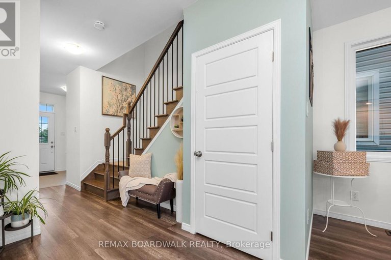 29379642/302-haliburton-heights/emerald-meadowstrailwest/ottawa/ontario/K2S1S3_5