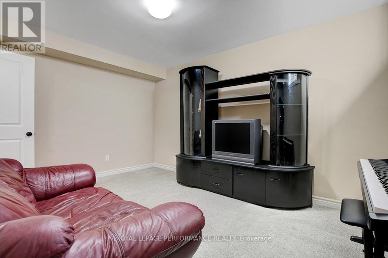 29339281/318-iona-street/westborohampton-park/ottawa/ontario/K1Z7B9_23