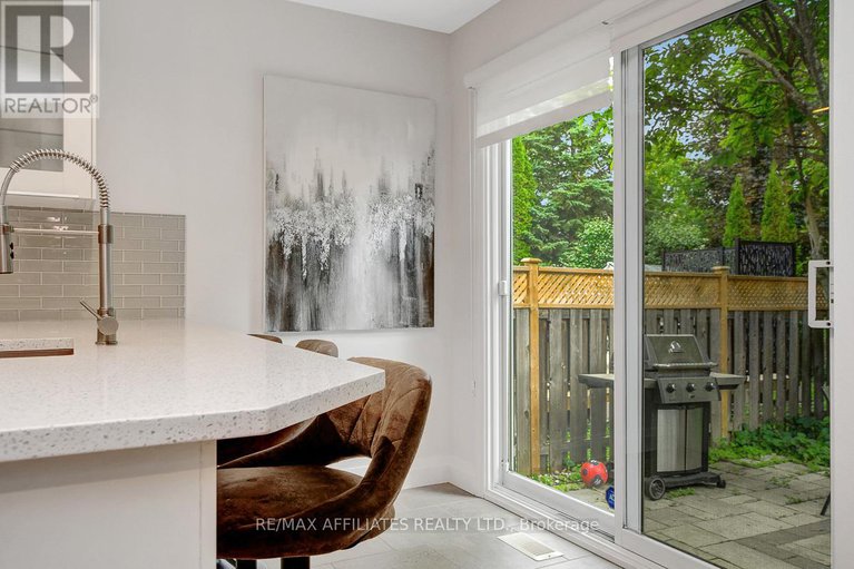 28483640/31-spur-avenue/bridlewood/ottawa/ontario/K2M2R9_23