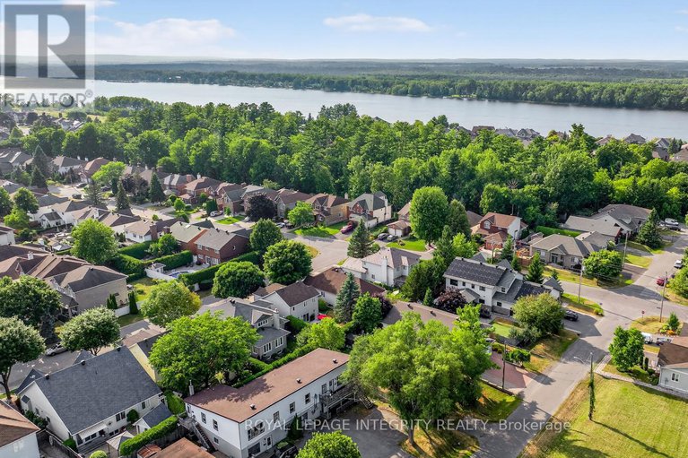 29023134/924-beauchamp-avenue/hiawatha-parkconvent-glen/ottawa/ontario/K1C3A8_15