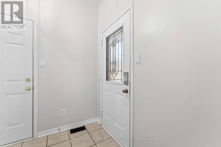 29024114/1072-brasseur-crescent/fallingbrookgardenway-south/ottawa/ontario/K4A5A1_7