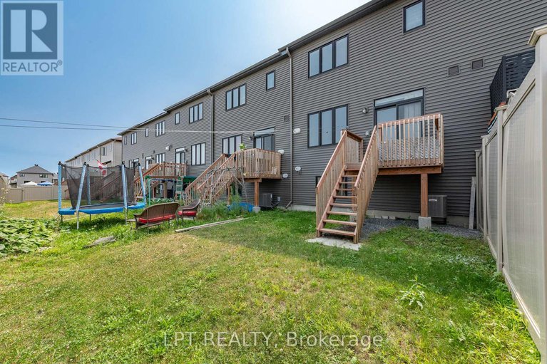 28716756/105-teelin-circle/half-moon-bay/ottawa/ontario/K2J6V1_29