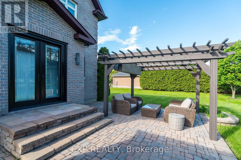 28485158/1466-rhea-place/cedardale/ottawa/ontario/K1V1H1_37