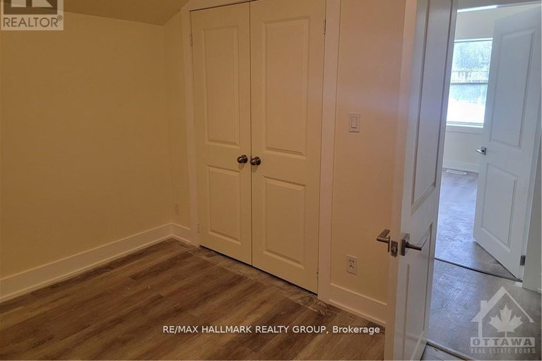 29349956/6434-bank-street/osgoode-twp-north-of-reg-rd-6/ottawa/ontario/K4P1J5_9