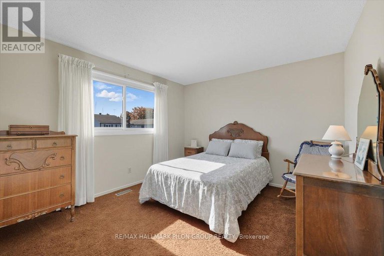 28959990/6343-viseneau-drive/chateauneuf/ottawa/ontario/K1C2G8_17