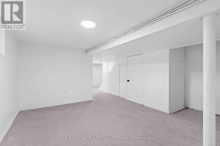 28957865/329-hamilton-avenue-s/civic-hospital/ottawa/ontario/K1Y1C4_23