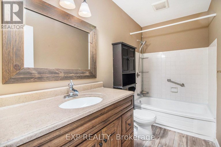 28732959/1687-meadowbrook-road/pineview/ottawa/ontario/K1B4W6_15