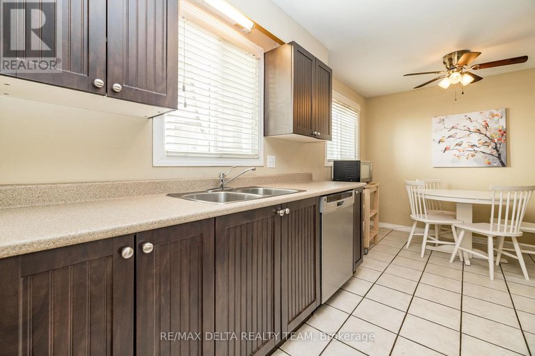 28889907/334-omer-lacasse-avenue/queenswood-heights-south/ottawa/ontario/K1E2X8_7