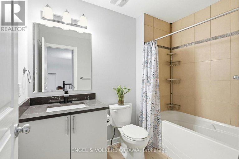 29395245/476-barrick-hill-road/emerald-meadowstrailwest/ottawa/ontario/K2M0H8_17