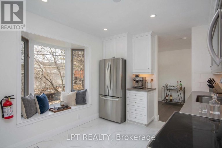 29606503/2317-elmira-drive/parkway-park/ottawa/ontario/K2C1H3_17