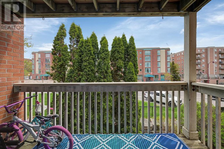 28420179/314-325-centrum-boulevard/bilberry-creekqueenswood-heights/ottawa/ontario/K1E3W8_11