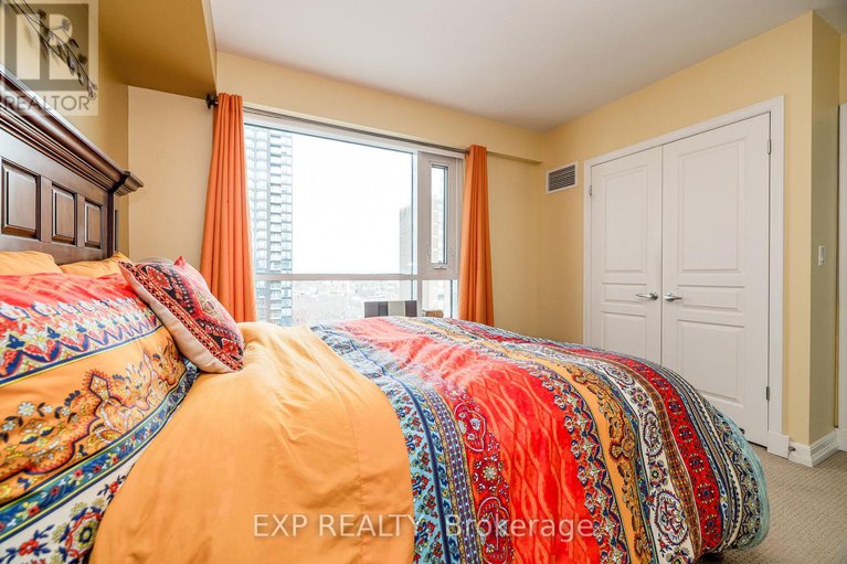 29419267/1111-200-besserer-street/sandy-hill/ottawa/ontario/K1N0A7_20