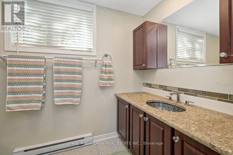 29613584/1565-lilac-lane/camelot/ottawa/ontario/K4C1C4_35