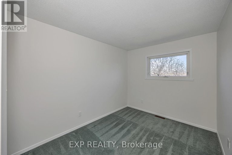 29583332/10-greenboro-crescent/hunt-club-parkgreenboro/ottawa/ontario/K1T1W5_10