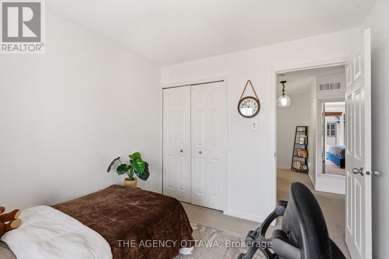 29656876/107-caithness-private/mer-bleuebradley-estatesanderson-park/ottawa/ontario/K1W0G4_36