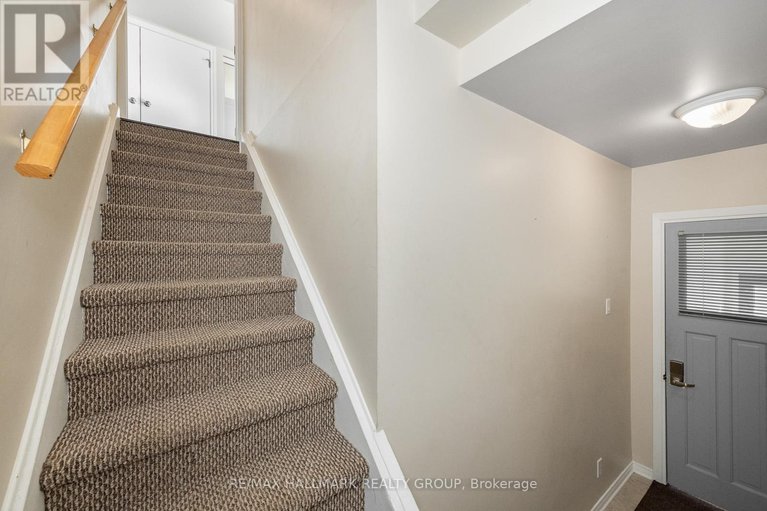 29381601/324-montfort-street/vanier/ottawa/ontario/K1L5N4_23