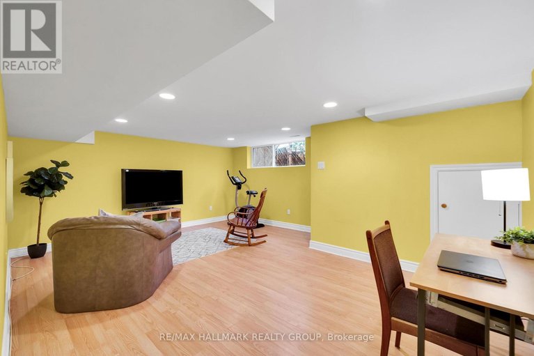 29608672/448-brennan-avenue/westborohampton-park/ottawa/ontario/K1Z6J8_24