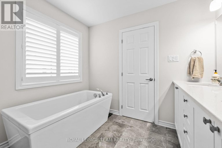 28512161/1135-apolune-street/half-moon-bay/ottawa/ontario/K2J6N8_26