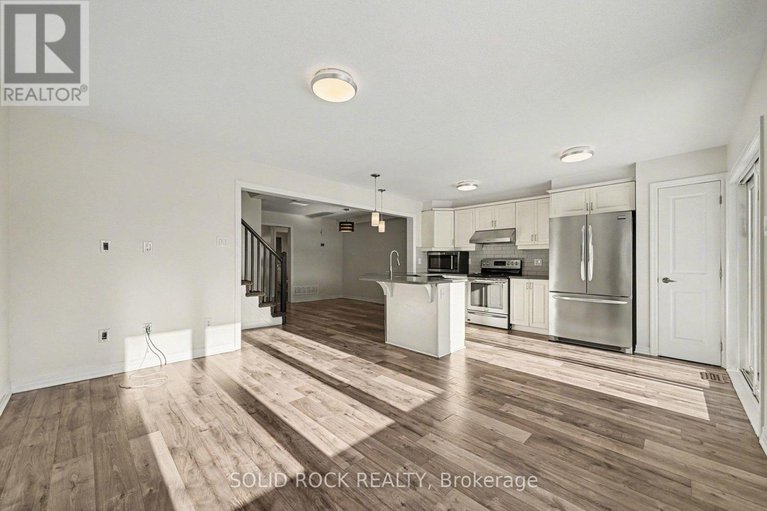 29305275/407-white-arctic-avenue/half-moon-bay/ottawa/ontario/K2J5W5_10