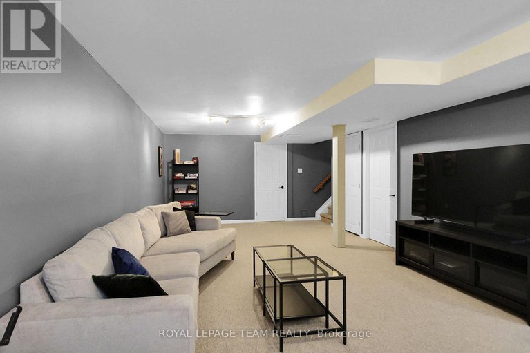 28518237/102-longshire-circle/longfields/ottawa/ontario/K2J4K8_41