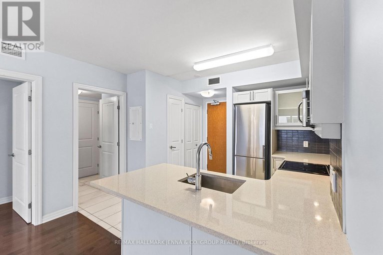 28292069/1306-195-besserer-street/sandy-hill/ottawa/ontario/K1N0B6_11
