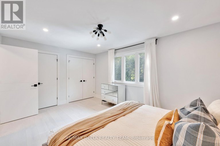 29202255/2556-gravelle-crescent/blackburn-hamlet/ottawa/ontario/K1B3A3_21