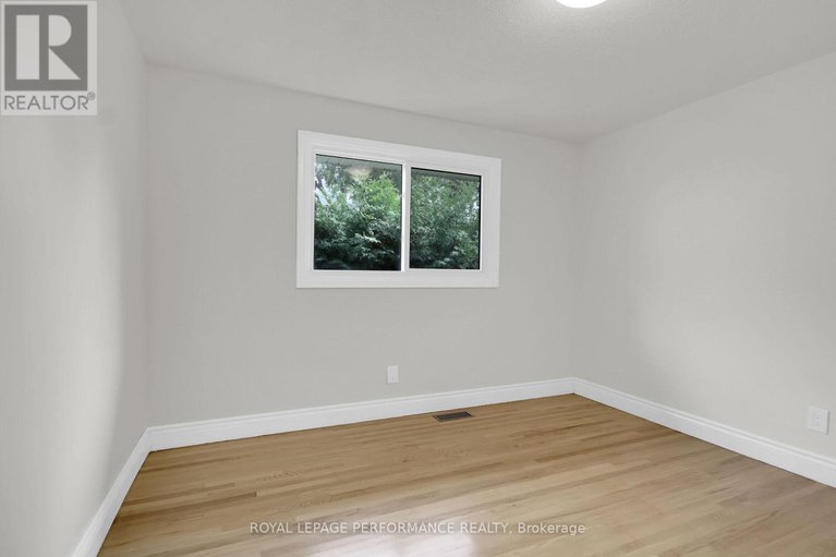 28620608/16-wareham-street/bells-corners/ottawa/ontario/K2H6P8_18