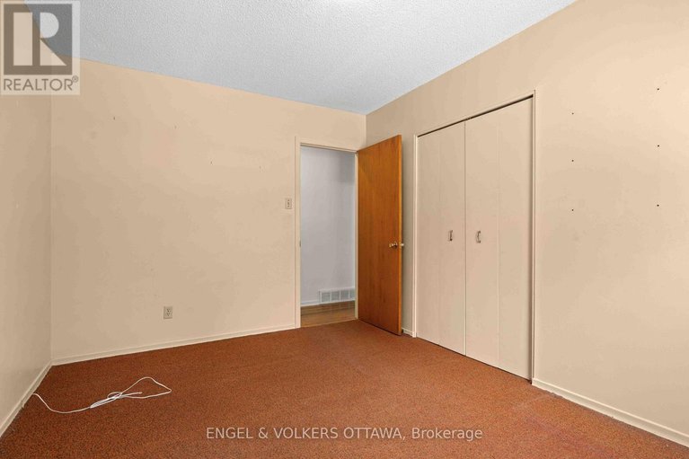 29096977/1957-sharel-drive/urbandale-acres/ottawa/ontario/K1H6W3_25