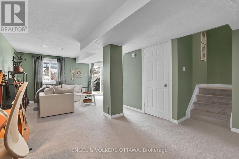 29449585/66-hummingbird-crescent/cedargrovefraserdale/ottawa/ontario/K2J3A3_52