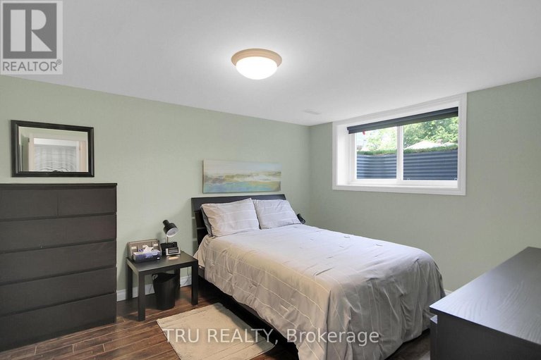 29148422/132-rothesay-drive/glencairnhazeldean/ottawa/ontario/K2L1P1_32