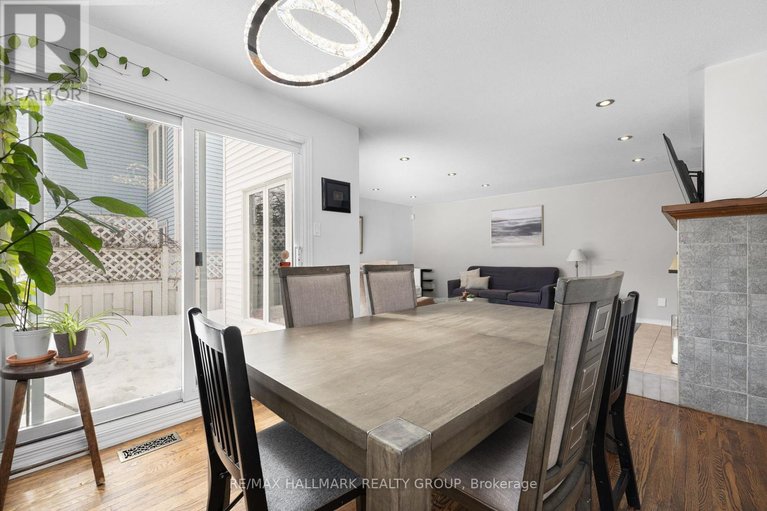 29454633/2836-mozart-court/emerald-woodssawmill-creek/ottawa/ontario/K1T2P7_9