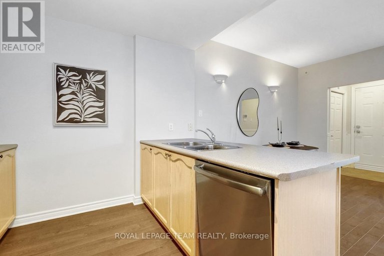 28591913/c-221-crestway-drive/barrhaven-east/ottawa/ontario/K2G0A9_13