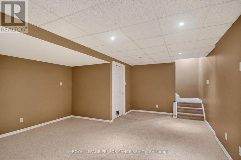 29573555/107-dunlop-crescent/village-of-russell/russell/ontario/K4R1B3_38