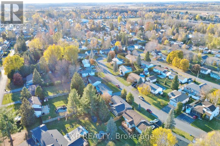 29078716/544-loucks-drive/village-of-russell/russell/ontario/K4R1B6_40