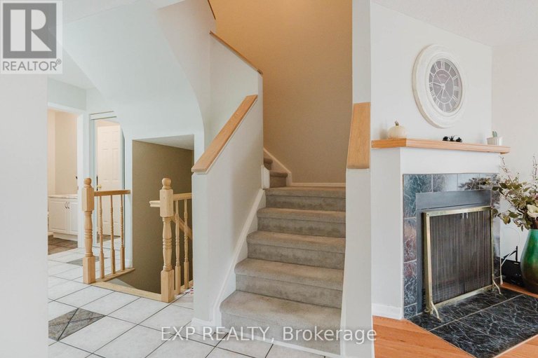 29647556/378-valade-crescent/fallingbrookpineridge/ottawa/ontario/K4A2V8_18