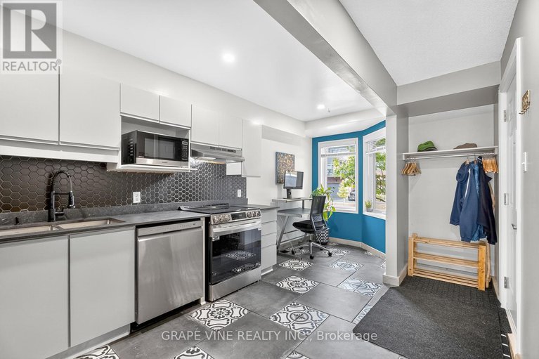 28769333/11-1400-wildberry-court/chapel-hill/ottawa/ontario/K1C7K6_3