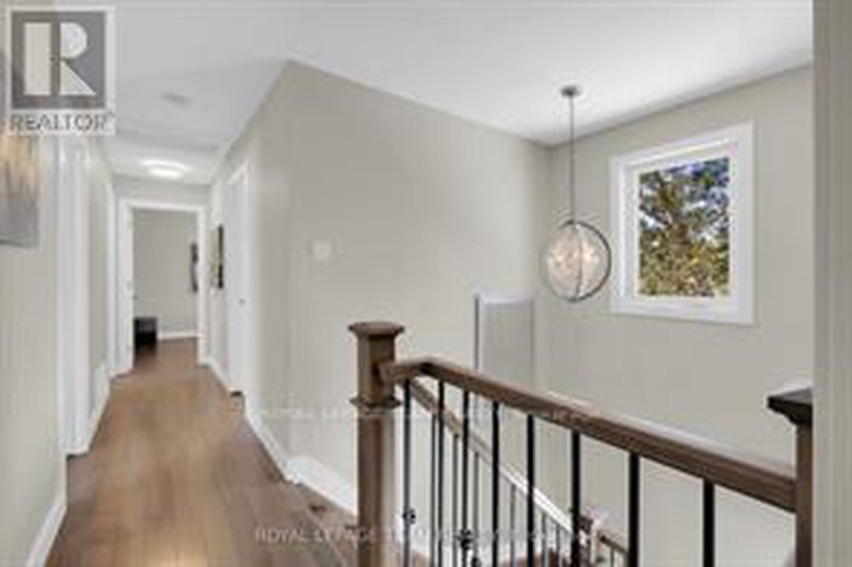 28591495/1107-normandy-crescent/borden-farmstewart-farmcarleton-heightsparkwood-hills/ottawa/ontario/K2E5A3_18