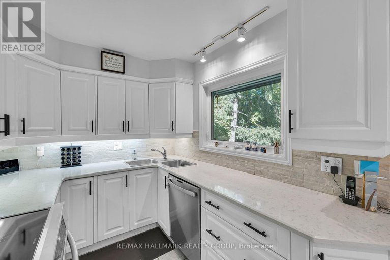 28876120/1-60-greenfield-avenue/ottawa-east/ottawa/ontario/K1S0X7_12