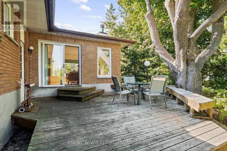 28881407/609-blanchard-crescent/mooneys-bayrevelstoke/ottawa/ontario/K1V7B7_29