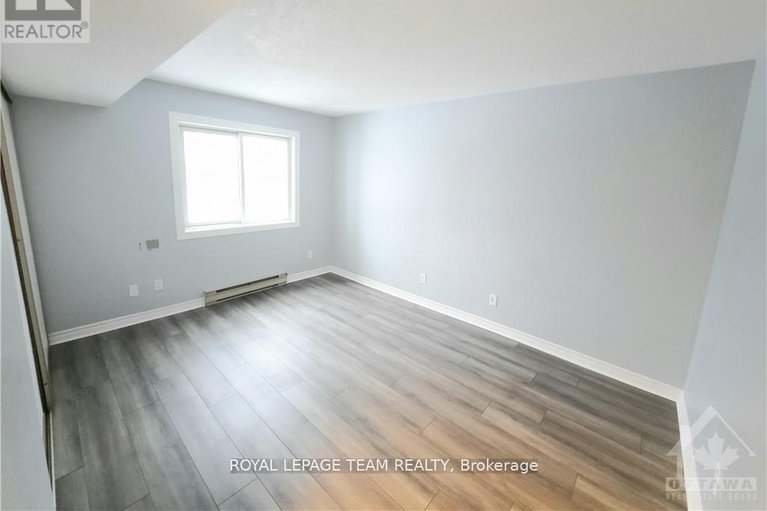 29155786/213-316-lorry-greenberg-drive/hunt-club-parkgreenboro/ottawa/ontario/K1T2P4_15