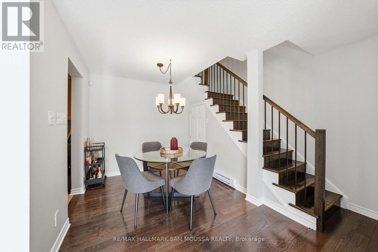 29571968/b-25-woodvale-green/craig-henrywoodvale/ottawa/ontario/K2G4H3_12