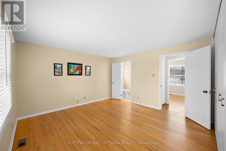 29556235/2391-ogilvie-road/beacon-hill-north/ottawa/ontario/K1J7N4_29