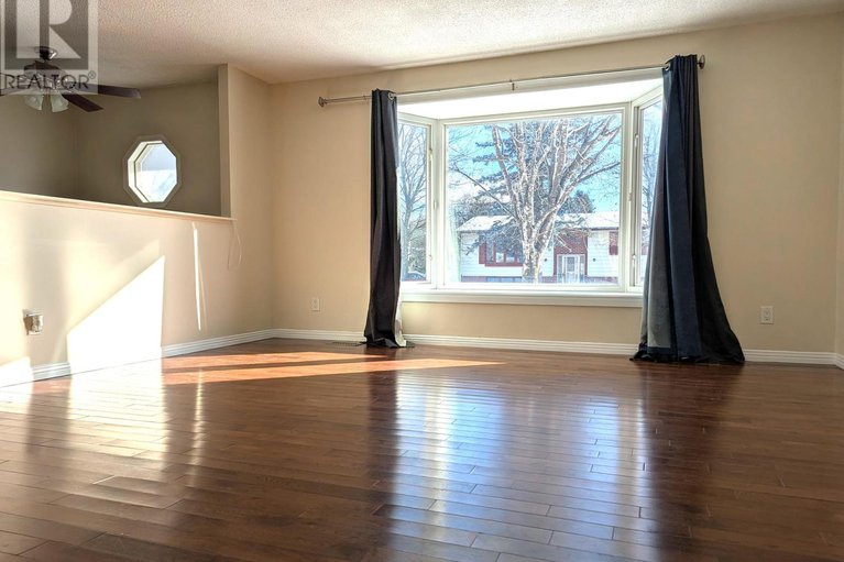 29166353/2-dowdall-crescent/fringewood/ottawa/ontario/K2S1V1_3