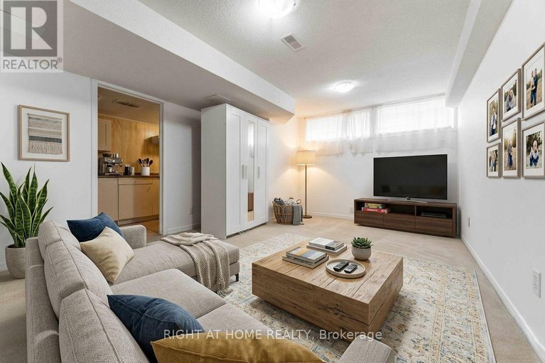 29405194/994-klondike-road/morgans-grantsouth-march/ottawa/ontario/K2K0C3_27