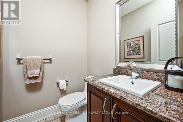 28568193/1530-creagan-court/cumberland-estates/ottawa/ontario/K4C0A5_36