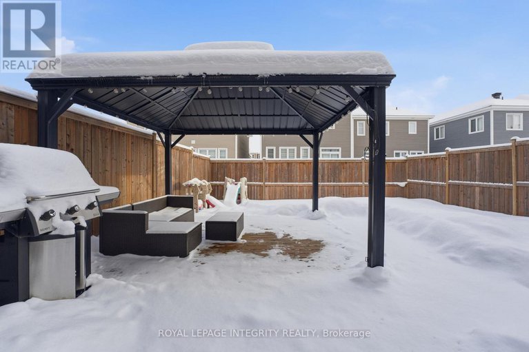 29306459/52-hackamore-crescent/goulbourn-twp-from-franktown-rdsouth-to-rideau/ottawa/ontario/K0A2Z0_37