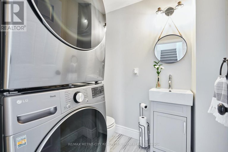 28293048/228-arnprior-avenue/renfrew/renfrew/ontario/K7V3A1_13