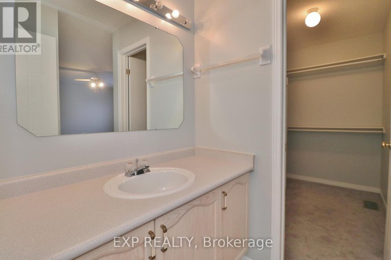 29113722/2127-lauzon-street/fallingbrookgardenway-south/ottawa/ontario/K4A3K7_29